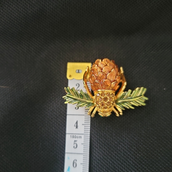 Joan Rivers Brooch - Picture 3 of 6